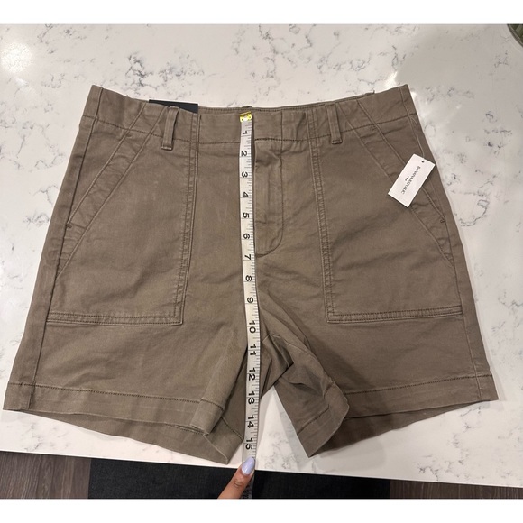 Banana Republic Chino Utility Short in Light Khaki - Size 6 - Picture 8 of 9
